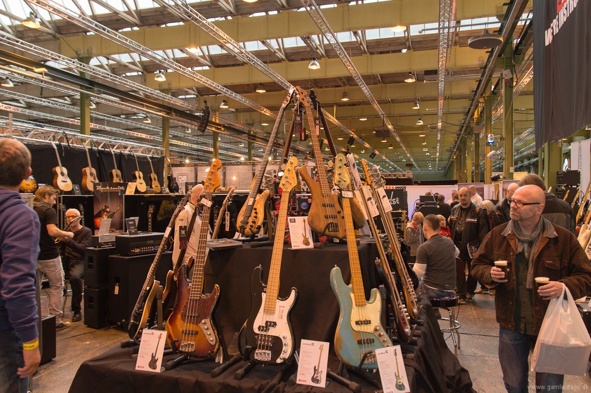 Copenhagen guitarshow i lokomotivværkstedet