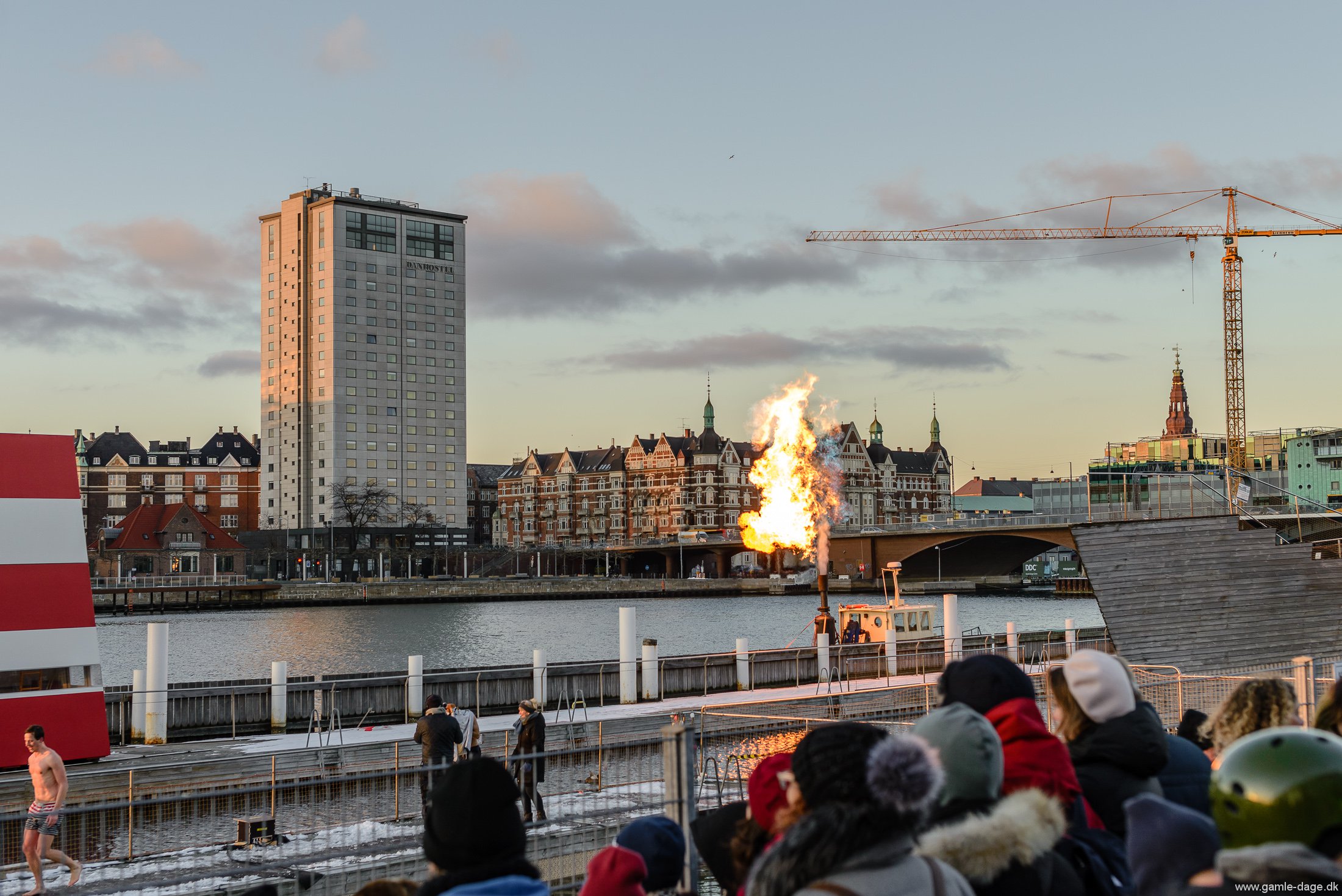 frost-ilddaab-paa-bryggen-46