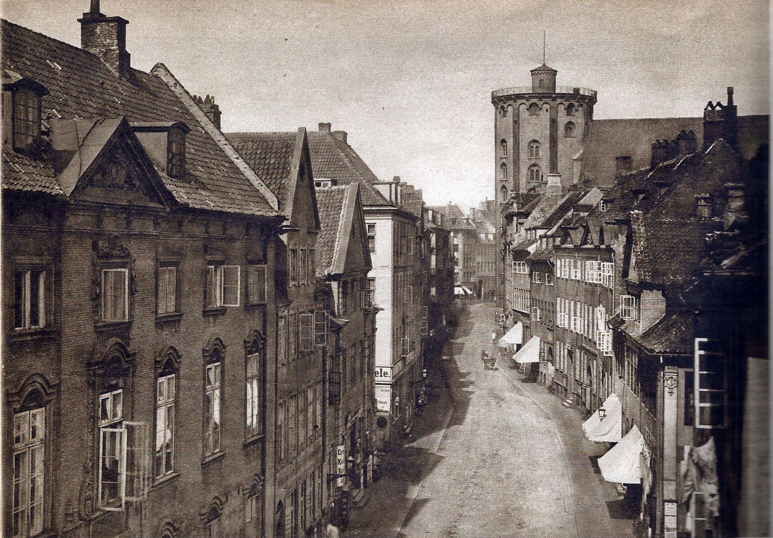 København før og nu fra 1938 Koebmagergade ca 1880