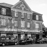 Vandretur ad Amagerbrogade i sort-hvid