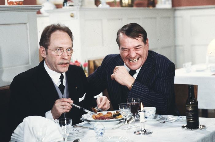 Viggo Skjold Hansen morer sig Viggo Skjold Hansen morer sig på bekostning af byrådssekretæren